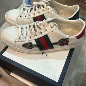 Gucci leather sneakers